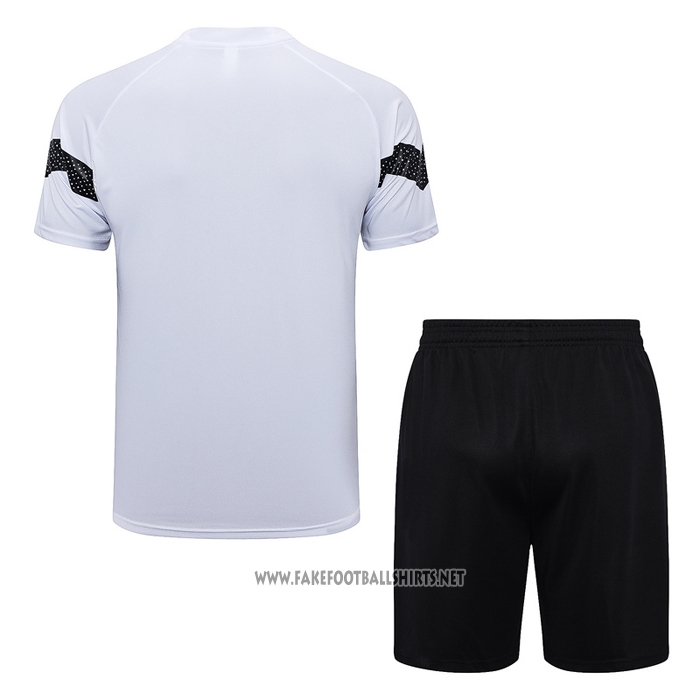 Tracksuit
 Borussia Dortmund Short Sleeve
 2022-2023 White
 - Shorts
